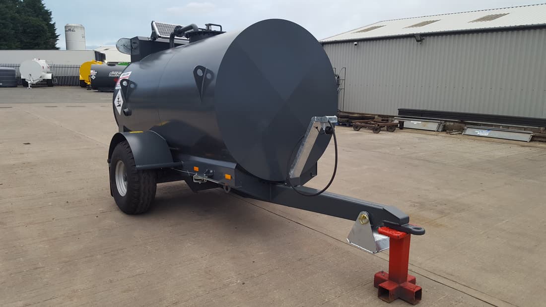 Fuel Proof 3000 Liter Dieselvogn For Traktor