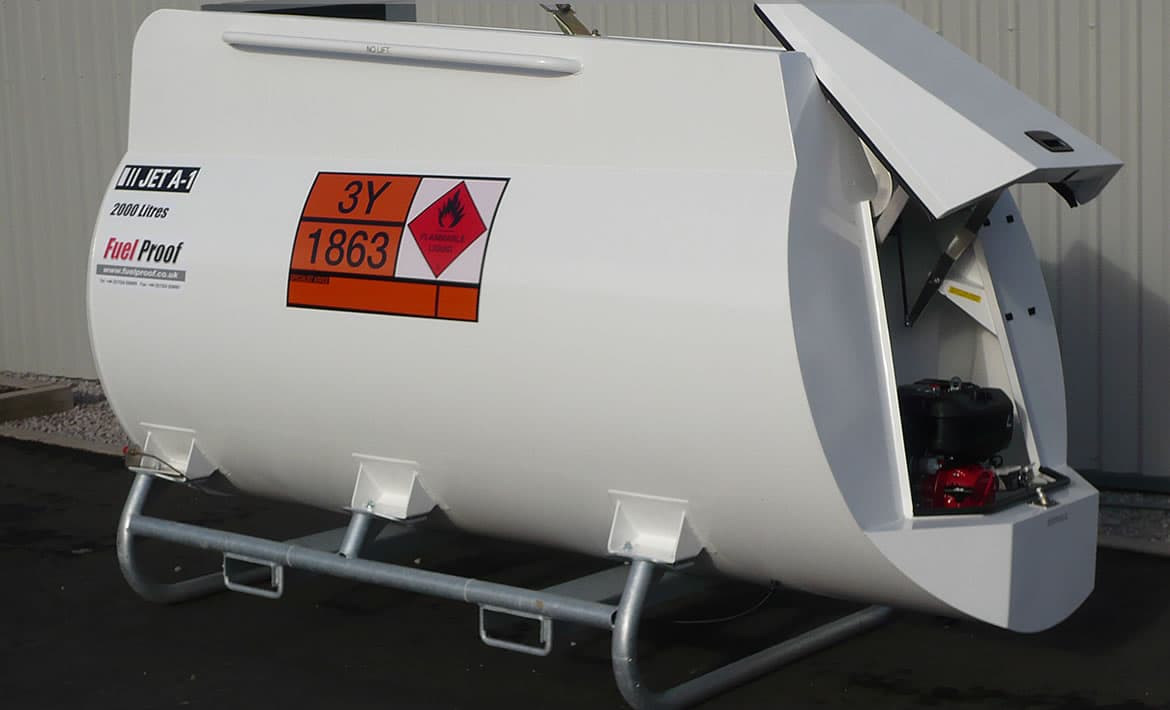 Fuel Proof 2000 liter statisk tank for flydrivstoff med dieselmotorpumpe