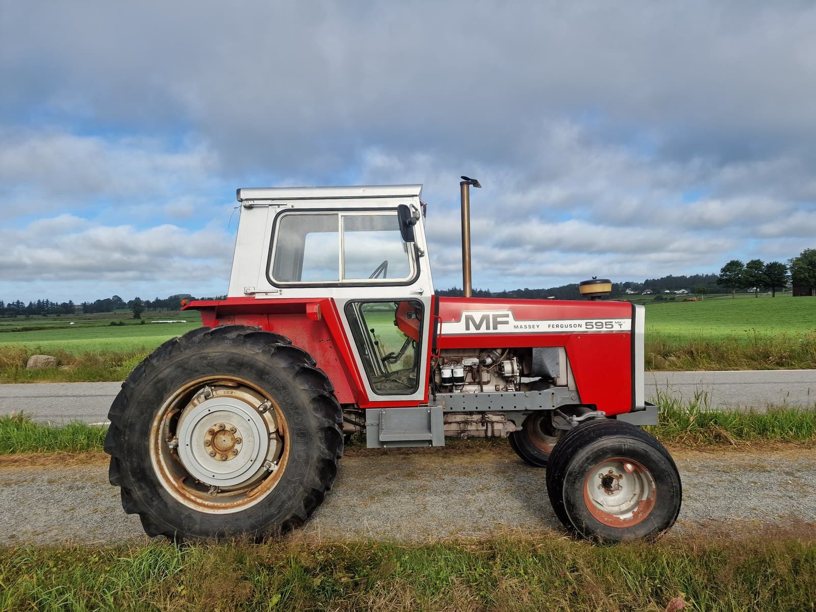 Massey Ferguson 595
