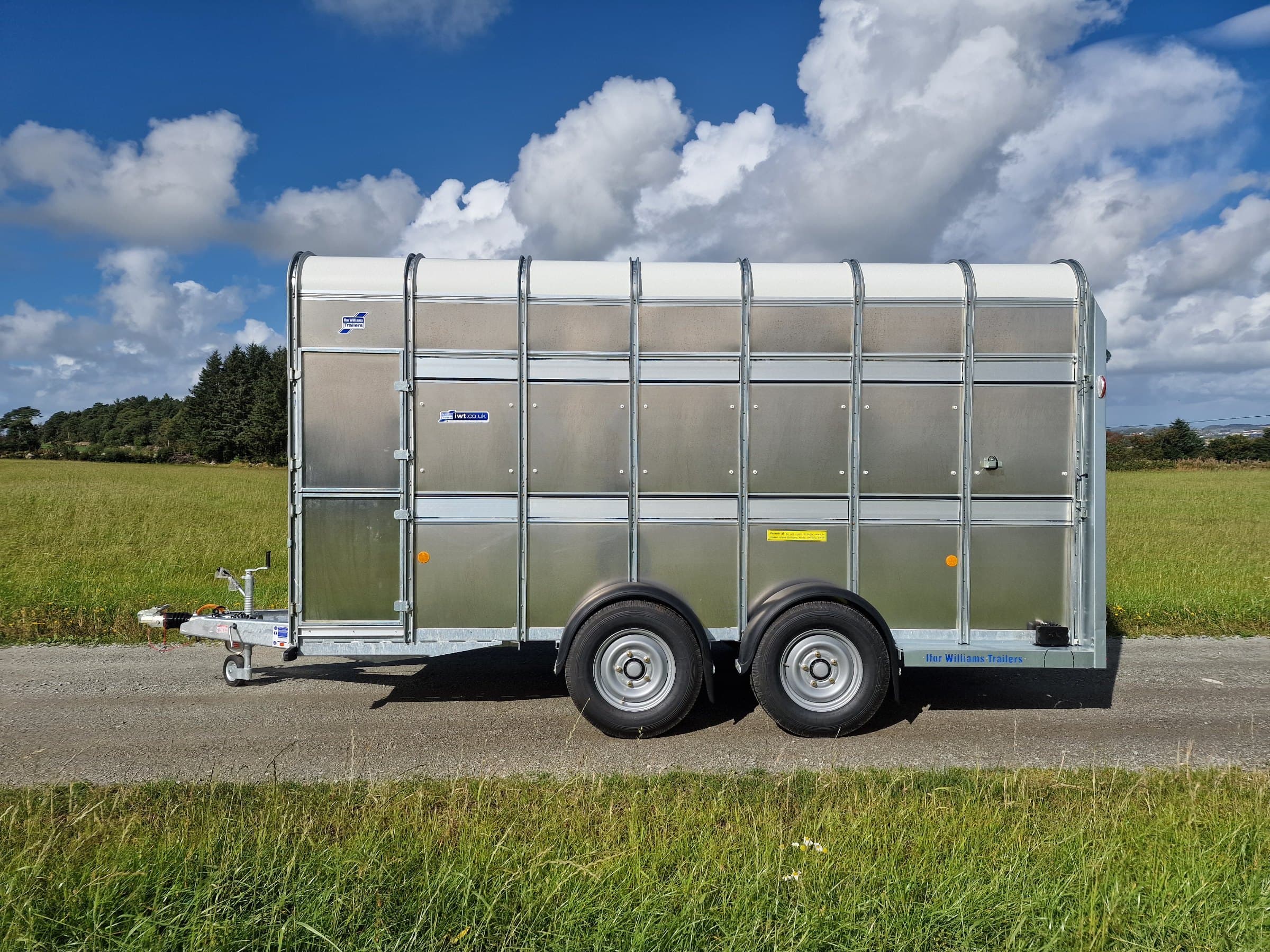 Ifor Williams TA510G husdyrhenger med lav rampe